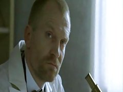 家伙乱搞亚洲穿着性感的黑色连衣裙，在酒店