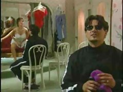 特丽 · 霍尔拖车